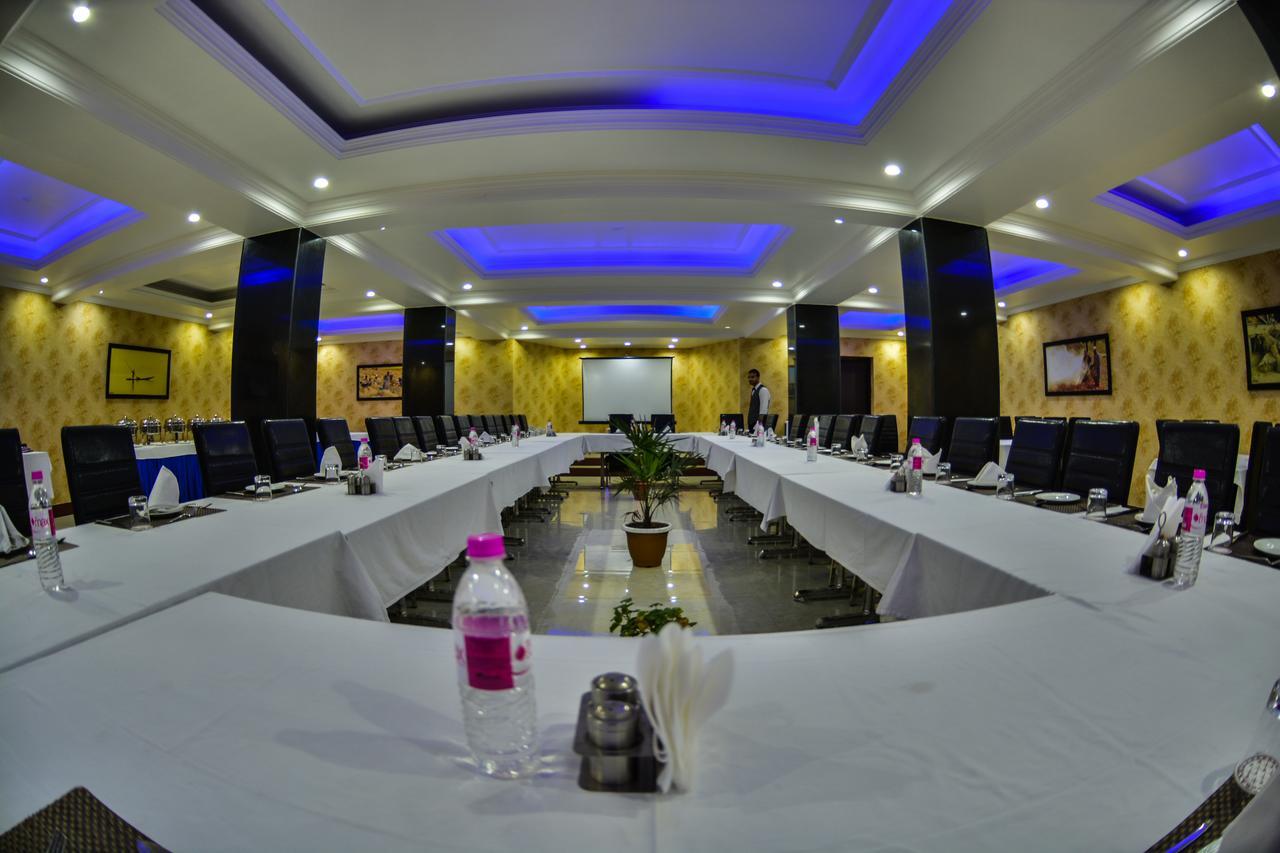 Hotel Samci Riviera Srinagar  Exterior photo