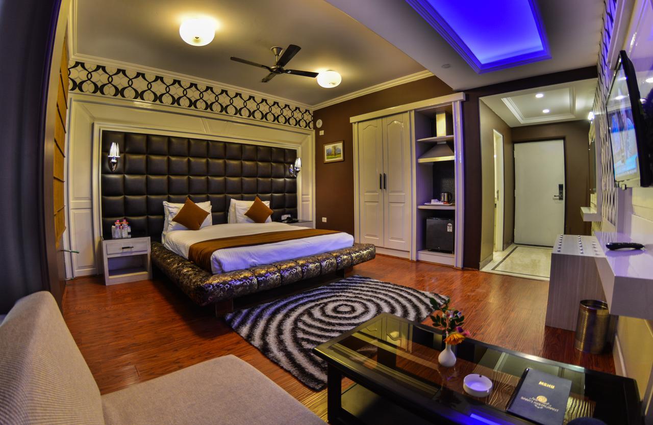 Hotel Samci Riviera Srinagar  Exterior photo