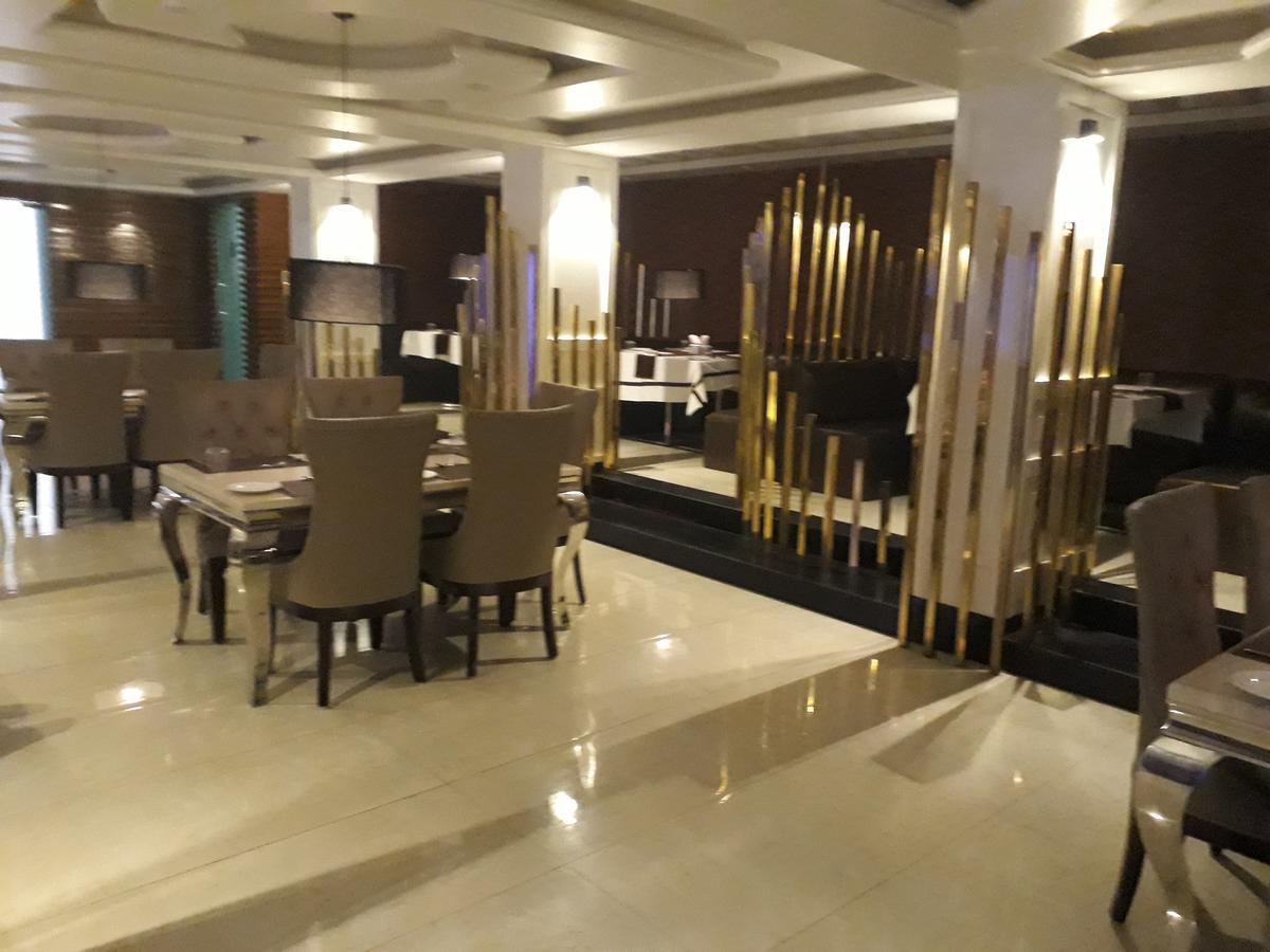 Hotel Samci Riviera Srinagar  Exterior photo